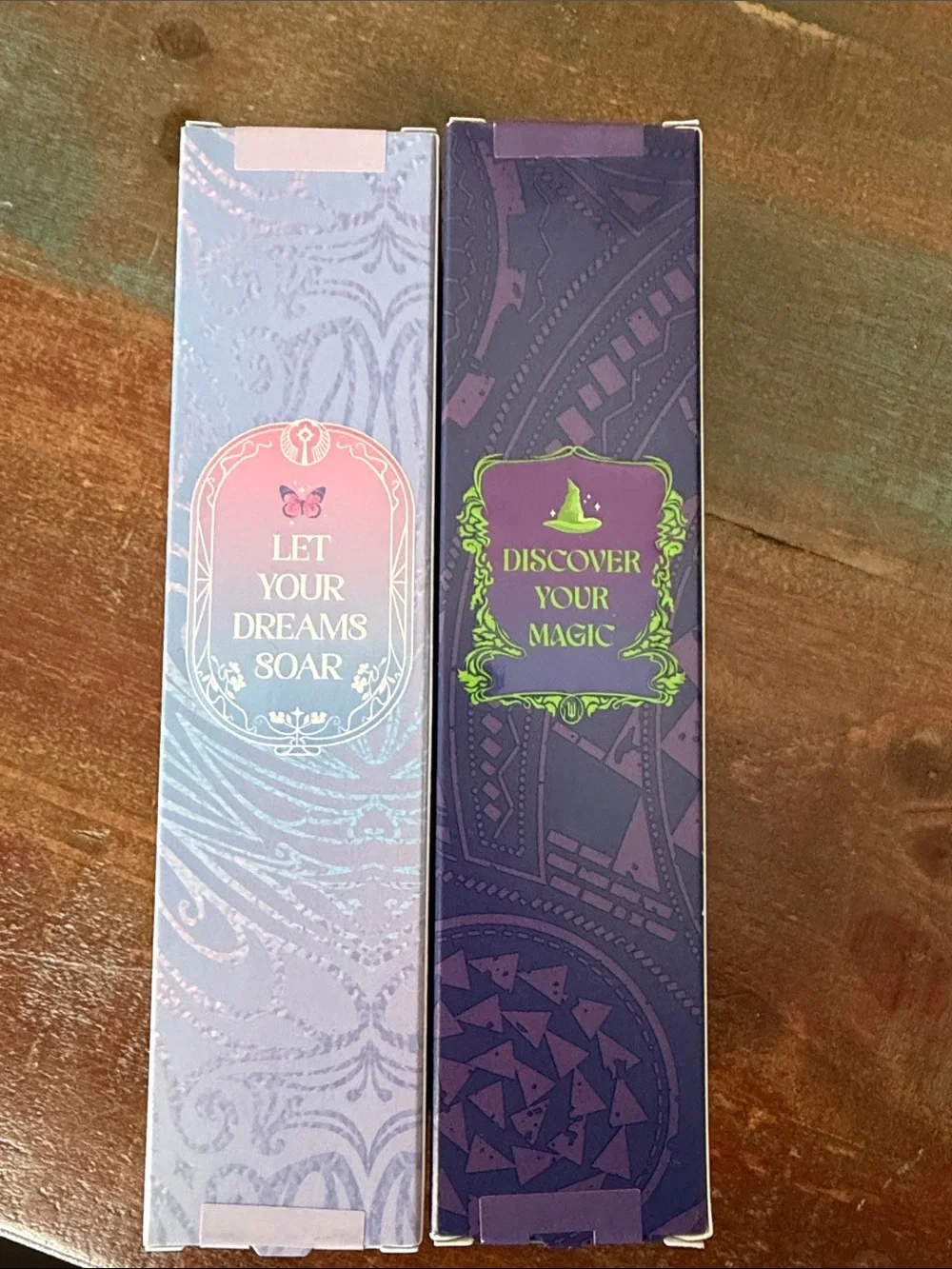 it cosmetics Wicked Limited Edition Dual-Color Foundation Brushes - Green & Pink